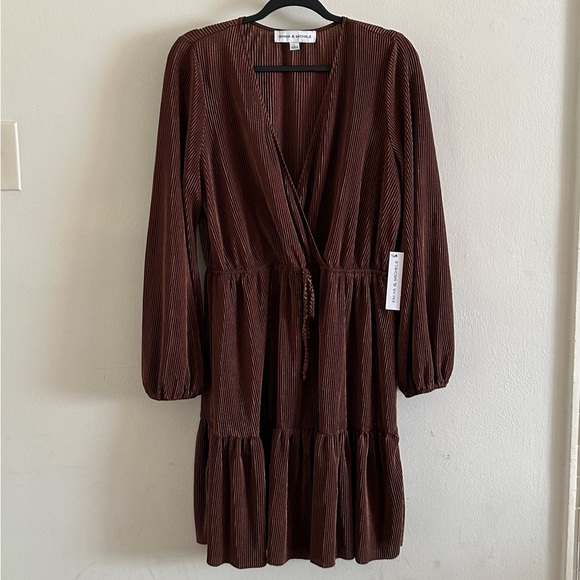 Emma & Michele Brown Long Sleeve Short Dress NWT - Picture 2 of 6